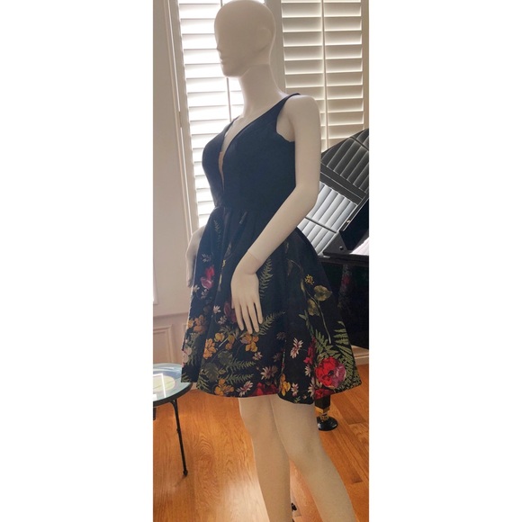 SOLD————Sherri Hill 50776 Dress ✨ - Picture 7 of 7